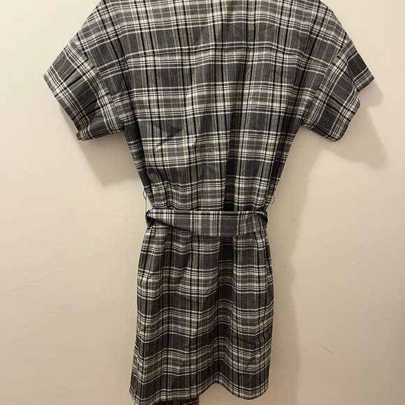 Alice and Olivia Plaid Short Sleeve Dress with removable belt - Picture 2 of 2